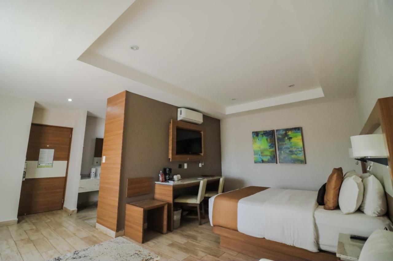לאון Hotel Soleil Business Class מראה חיצוני תמונה