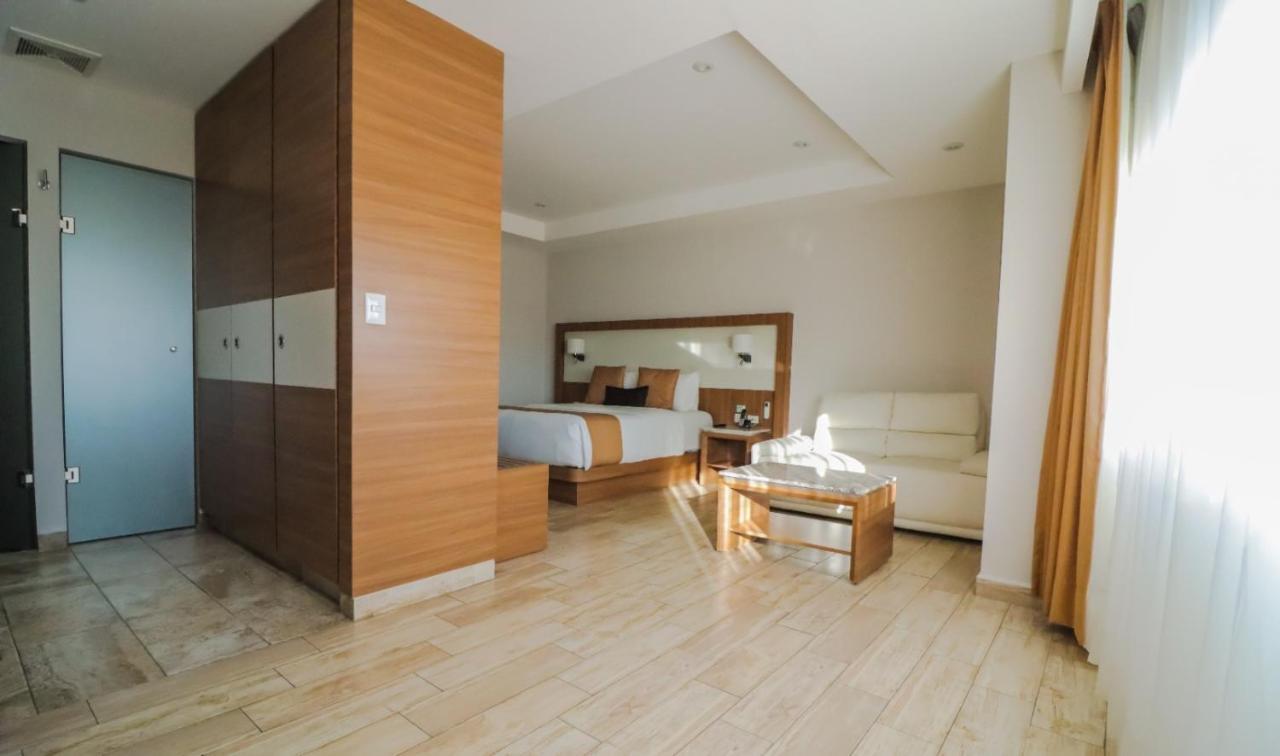 לאון Hotel Soleil Business Class מראה חיצוני תמונה