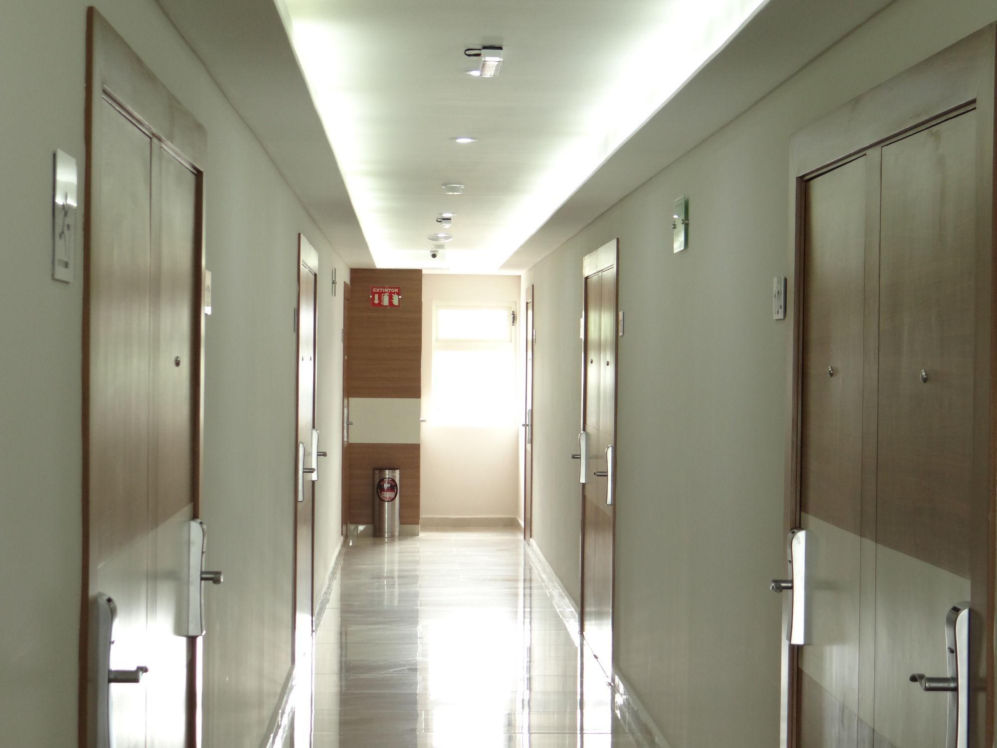 לאון Hotel Soleil Business Class מראה חיצוני תמונה
