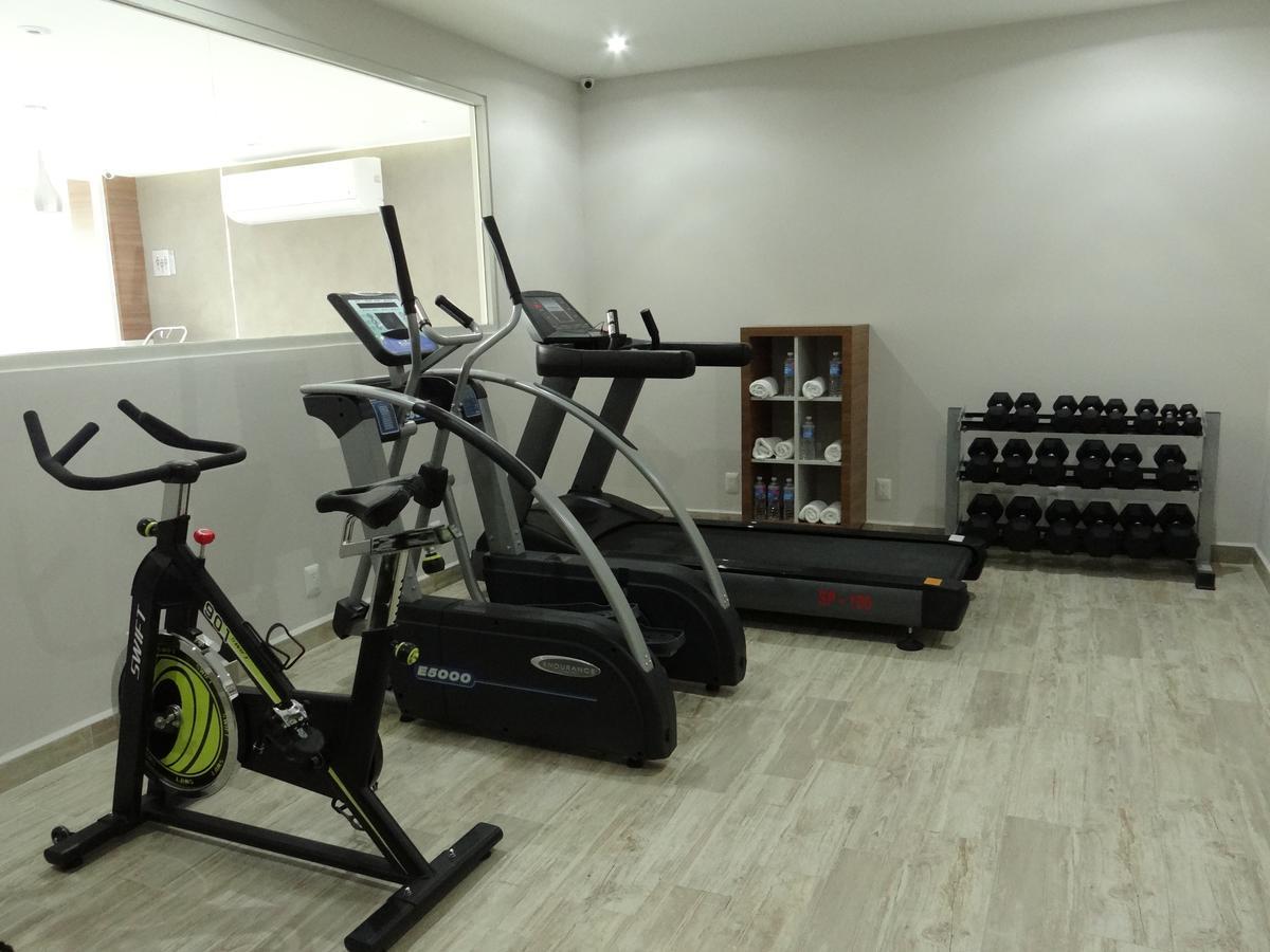 לאון Hotel Soleil Business Class מראה חיצוני תמונה